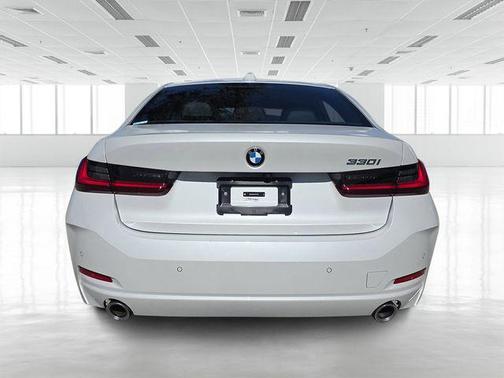 2025 BMW 330 i