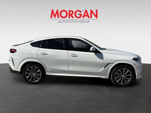 White 2021 BMW X6 sDrive40i