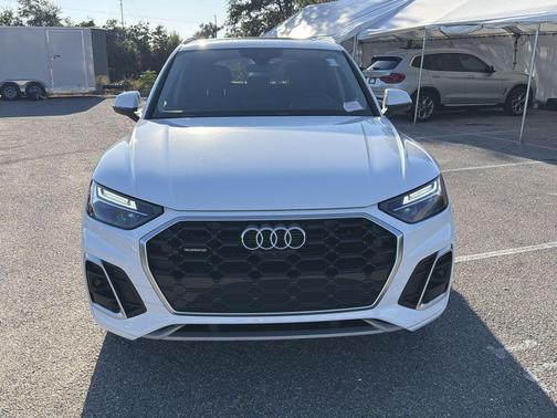 Ibis White 2023 Audi Q5 45 S line Premium Plus