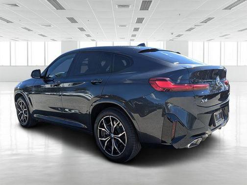 2025 BMW X4 xDrive30i
