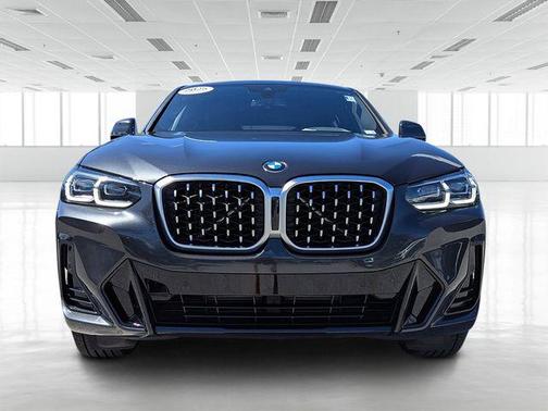 2025 BMW X4 xDrive30i