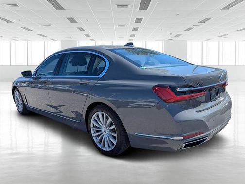 2022 BMW 740 i xDrive
