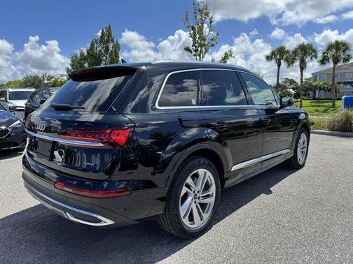 2021 Audi Q7 45 Premium Plus
