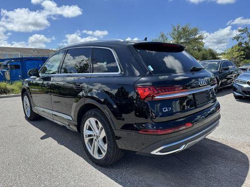 2021 Audi Q7 45 Premium Plus