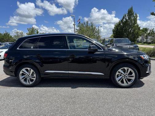2021 Audi Q7 45 Premium Plus