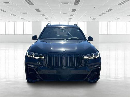 2022 BMW X7 M50i