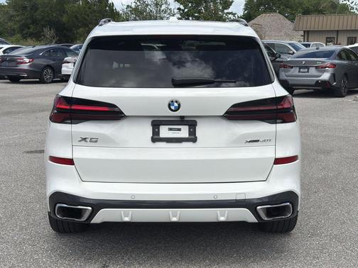 Alpine White 2025 BMW X5 xDrive40i