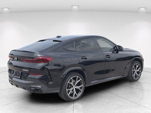 Black Sapphire Metallic 2024 BMW X6 M60i