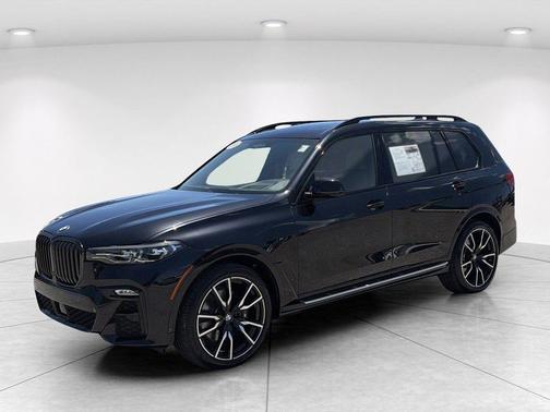 Black Sapphire Metallic 2022 BMW X7 xDrive40i