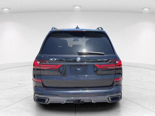Black Sapphire Metallic 2022 BMW X7 xDrive40i