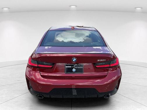 Vegas Red Metallic 2026 BMW 330 330i
