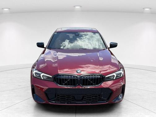 Vegas Red Metallic 2026 BMW 330 330i