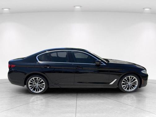 Jet Black 2023 BMW 530 i