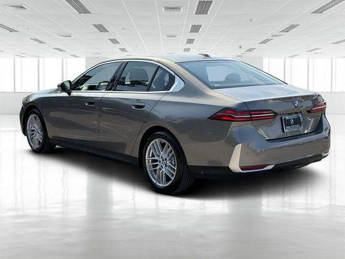2024 BMW 530 i