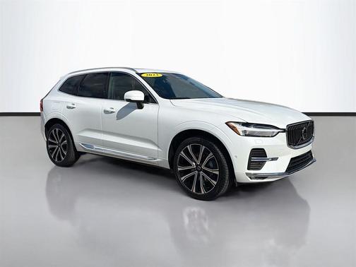 2023 Volvo XC60 B5 Ultimate Bright Theme