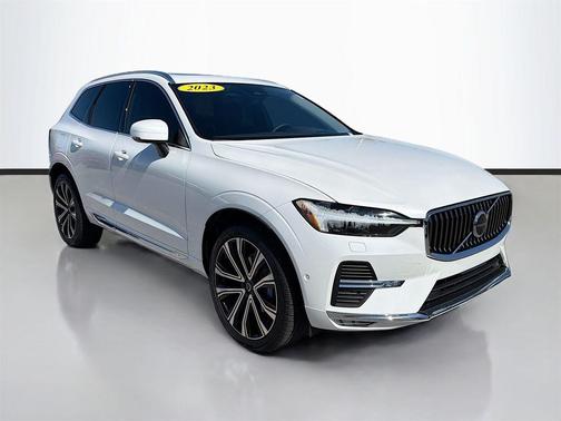 2023 Volvo XC60 B5 Ultimate Bright Theme