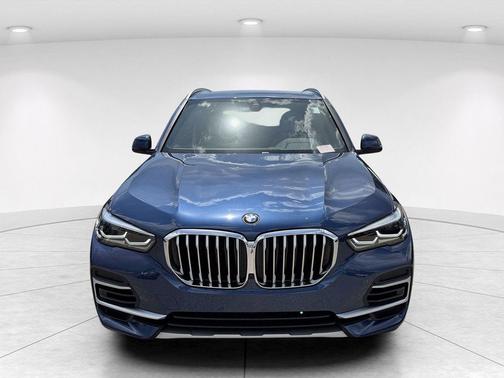Phytonic Blue Metallic 2022 BMW X5 sDrive40i