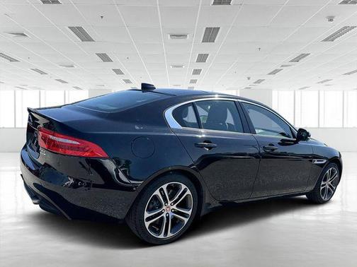 2017 Jaguar XE 35t Premium
