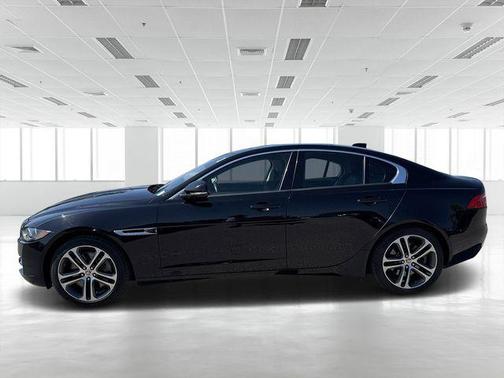 2017 Jaguar XE 35t Premium