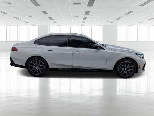 2024 BMW i5 M60