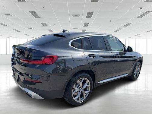 2023 BMW X4 xDrive30i