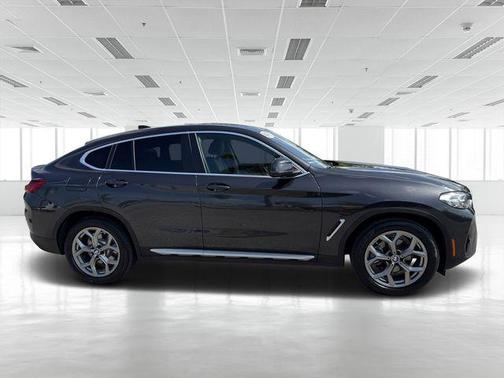 2023 BMW X4 xDrive30i