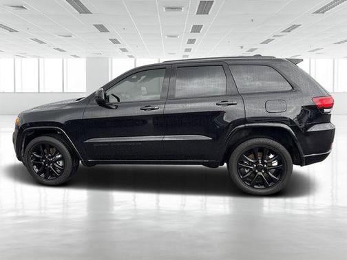 2022 Jeep Grand Cherokee Laredo