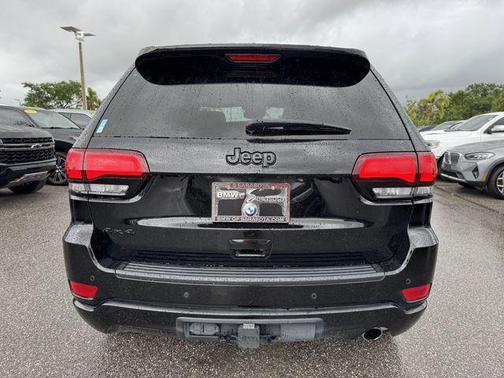 2022 Jeep Grand Cherokee Laredo