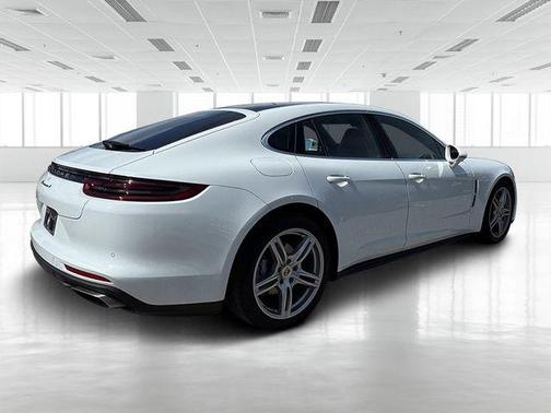 2019 Porsche Panamera 4