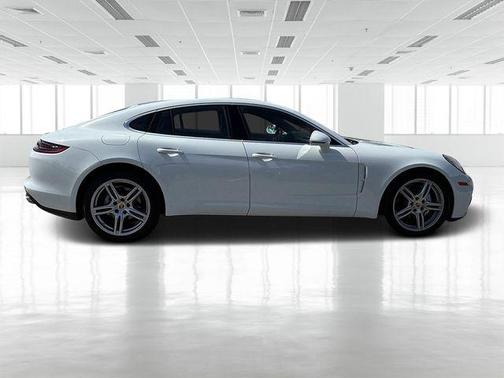 2019 Porsche Panamera 4