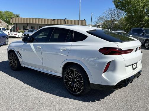 2025 BMW X6 M Base