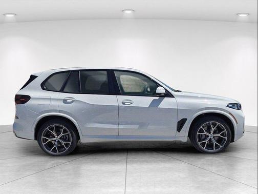 Alpine White 2026 BMW X5 xDrive40i