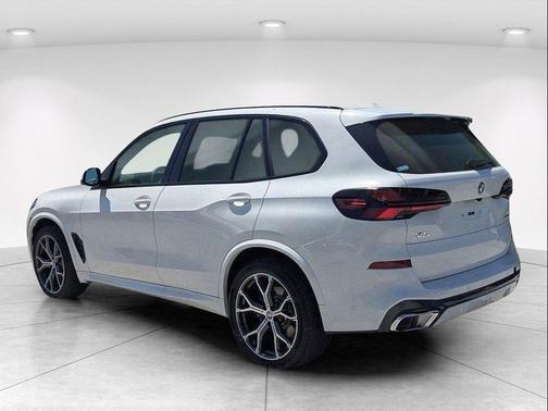 Alpine White 2026 BMW X5 xDrive40i