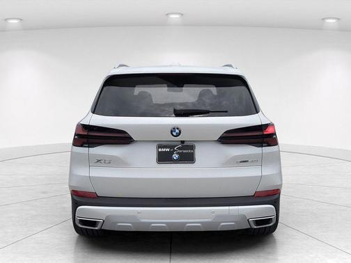 Mineral White Metallic 2026 BMW X5 sDrive40i