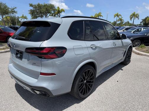 Brooklyn Grey Metallic 2026 BMW X5 xDrive40i
