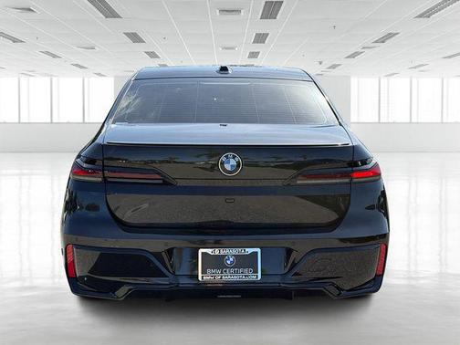 2023 BMW 740 i