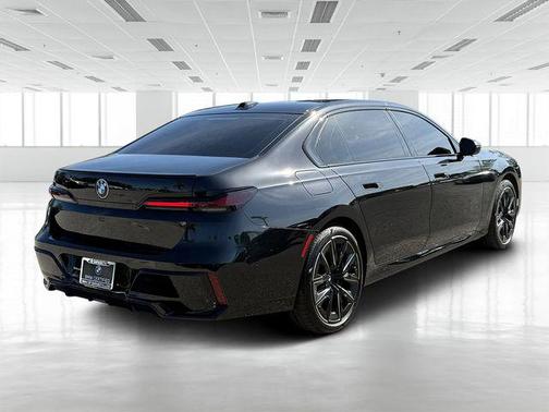 2023 BMW 740 i