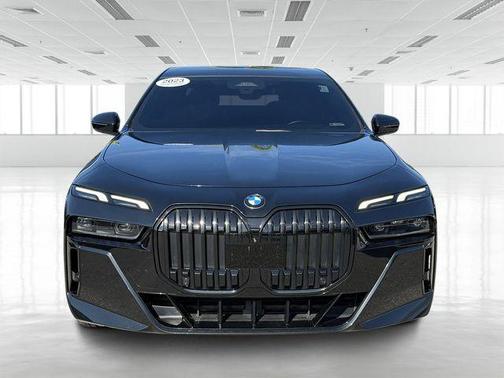2023 BMW 740 i