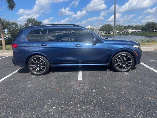 2022 BMW X7 xDrive40i