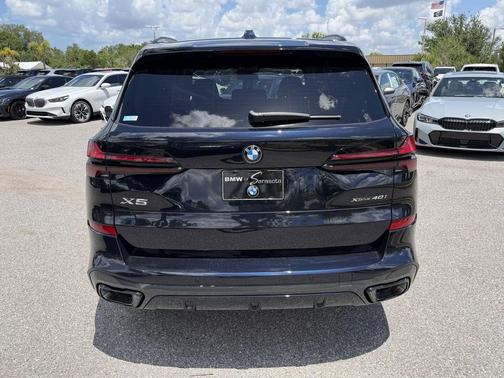 Carbon Black Metallic 2026 BMW X5 xDrive40i