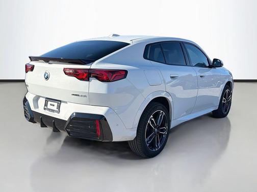 2025 BMW X2 xDrive28i