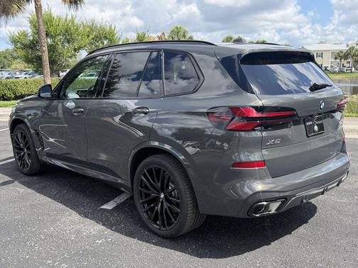 Dravit Grey Metallic 2026 BMW X5 sDrive40i