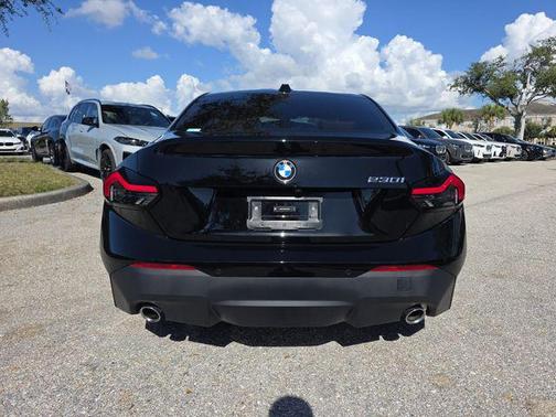 2023 BMW 230 i