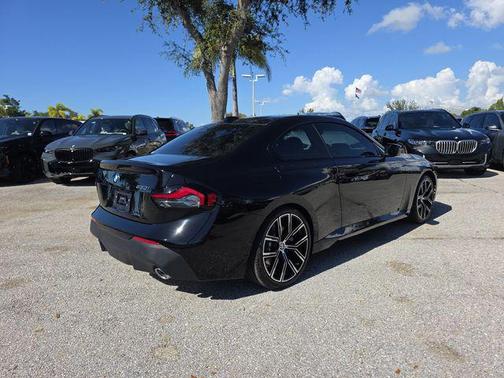 2023 BMW 230 i