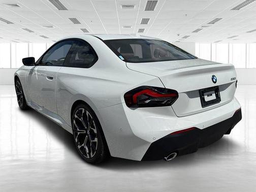2025 BMW 230 i