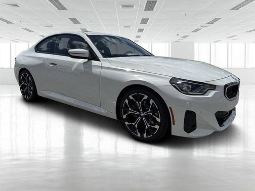 2025 BMW 230 i
