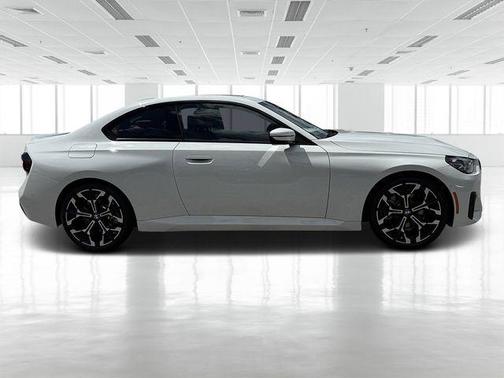 2025 BMW 230 i