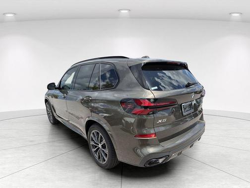 Manhattan Green Metallic 2026 BMW X5 sDrive40i
