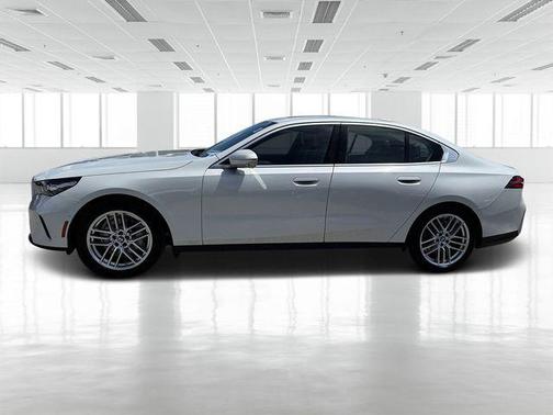 2024 BMW 530 i xDrive