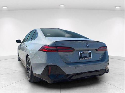 Brooklyn Grey Metallic 2026 BMW 550e xDrive